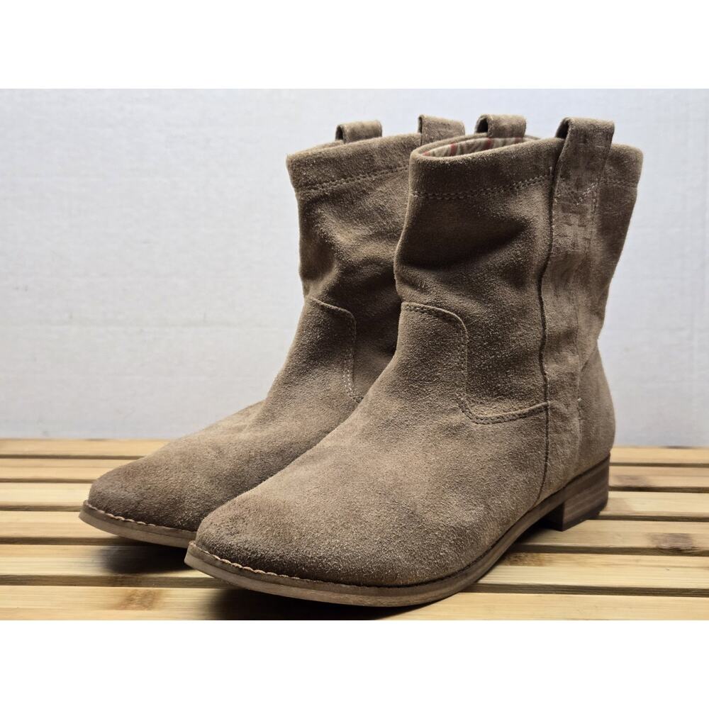 Toms Womens Castle Rock Suede Slip On Boots Size 8.5